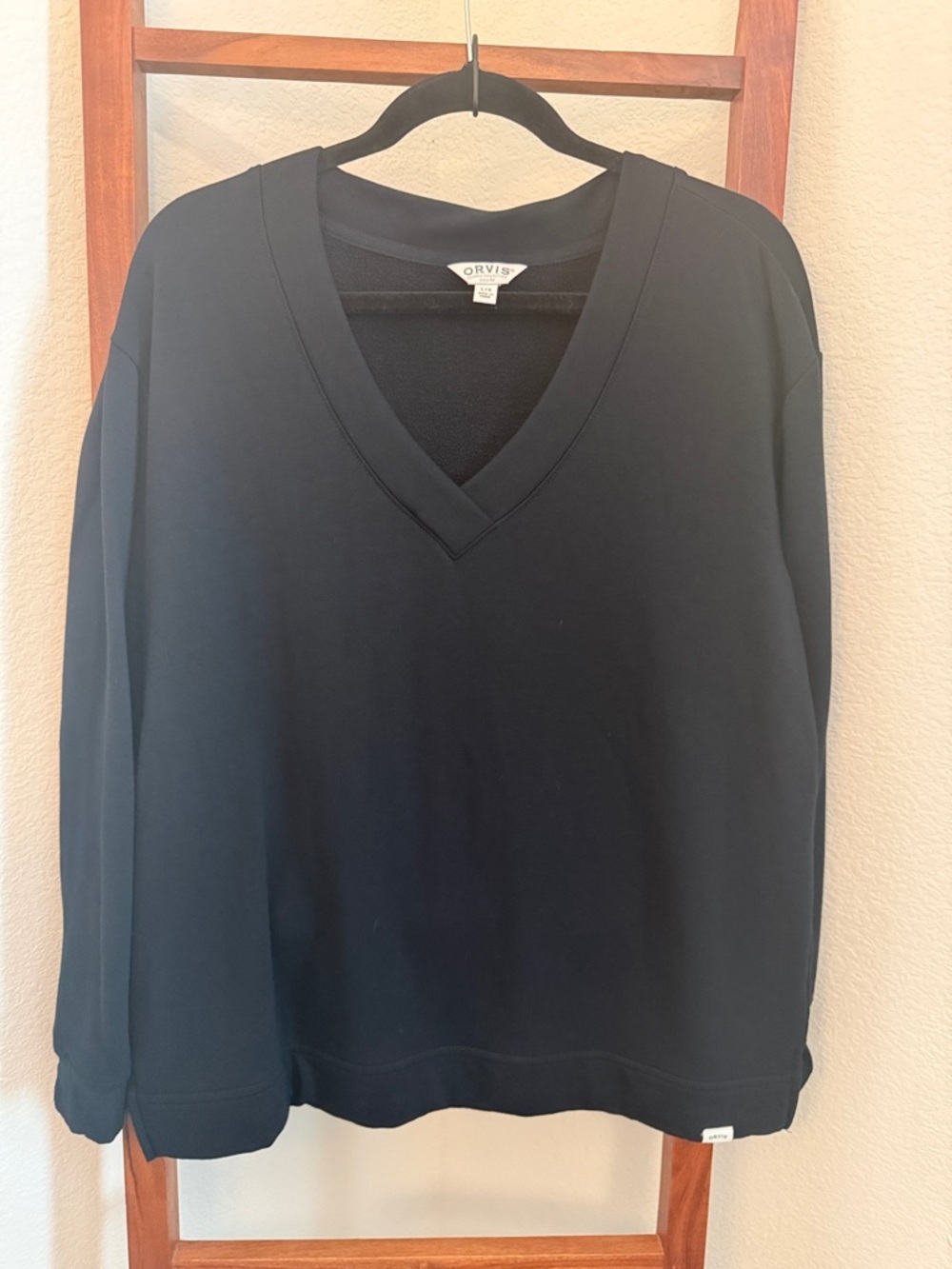 Orvis Classic Women’s Deep Black V-Neck Fleece Lined Soft Sweatshirt Size LG